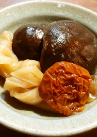 椎茸・干瓢の含め煮　発酵玉葱・乾燥トマト