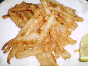 大根のかき揚げ アンチョビ入り衣で