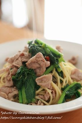 豚肉と小松菜の和風バター醤油パスタ