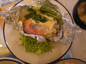 野菜たっぽりサーモンのホイル焼き