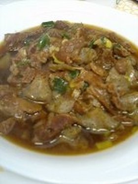 牛すじと蒟蒻の煮込み