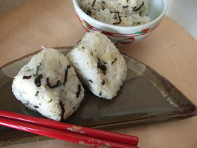 チーズ入り青シソちりめん混ぜ御飯