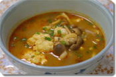 ピリ辛・鶏団子のトムヤムスープの写真