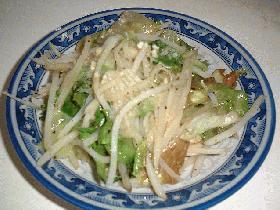 レタスとじゃがいもの炒め物・パルメザン風味