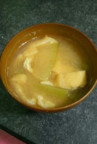 冷凍冬瓜と油揚げの味噌汁