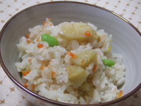 モチッと里芋の炊き込みごはん