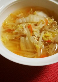 簡単！鶏挽き肉と白菜もやし中華スープ。