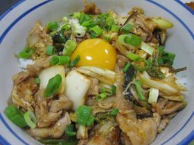手抜きしないガッツリおいしい豚キムチ丼