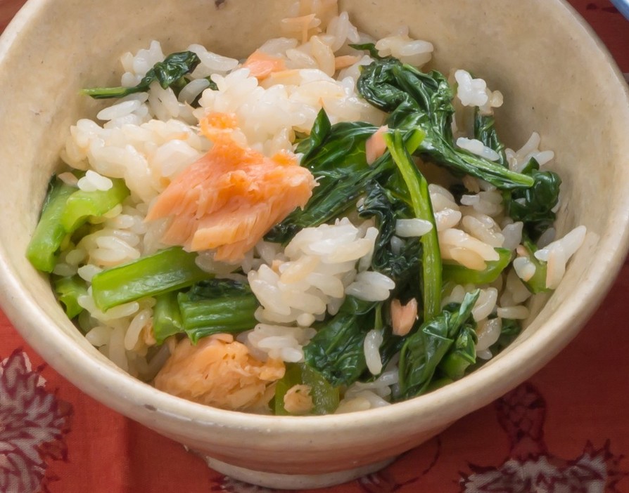小松菜と鮭の混ぜご飯の画像