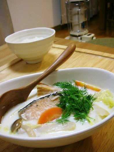 鮭と白菜のミルクスープの写真