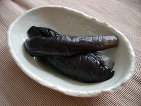 味が奥まで滲みてる!なすの揚げびたし