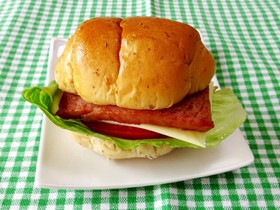 ランチョンミート★バーガー