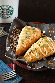 スタバ風アメリカンパンプキンスコーンの写真
