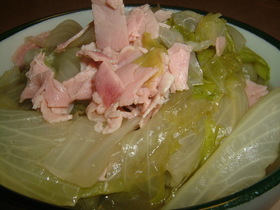 1玉イケる!レタスとハムのスープ煮