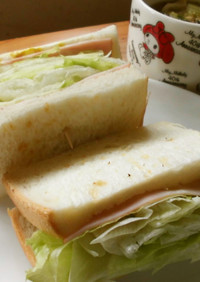 レタスたっぷり♡ハムサンドイッチ！