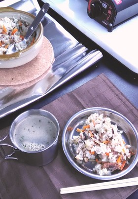アウトドア飯土鍋でさんま缶の炊き込みご飯