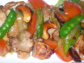 鶏肉とカシューナッツの塩炒め