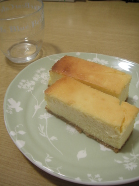 生クリームたっぷり ベイクドチーズケーキ