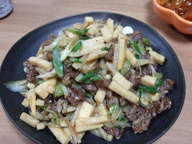 長ネギと牛肉のオイスター炒め