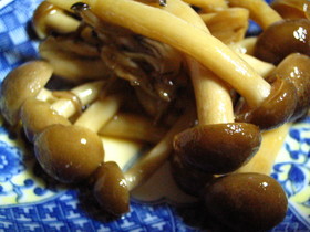 しめじのみりん炒め(メンマ風)