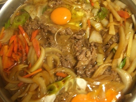 野菜がいっぱいなんちゃって韓国風スキヤキ