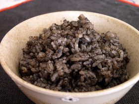 あとをひく 黒ごまご飯