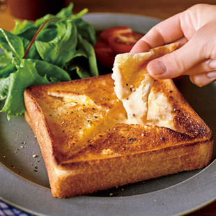 食パンでチーズフォンデュトースト