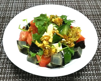 ピータンと豆腐の中華風サラダの写真