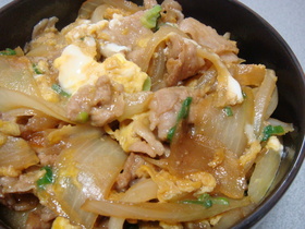 ☆簡単☆味噌たま豚丼☆