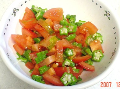 【簡単サラダ】オクラトマト♪の写真