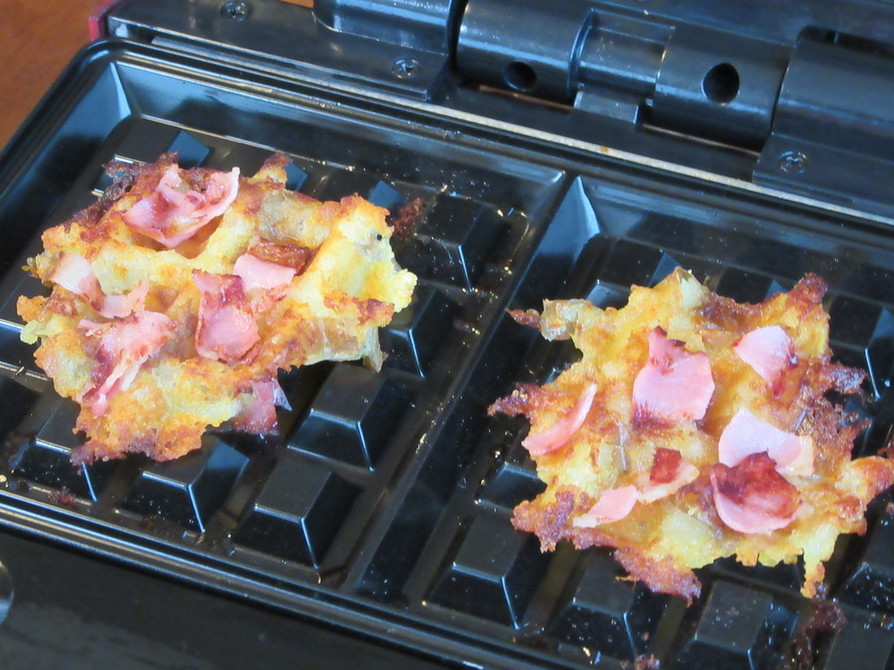 ワッフルメーカーでハッシュドポテト by ﾋﾟｰさんのﾟｰﾟﾟ 【クックパッド】 簡単おいしいみんなのレシピが395万品