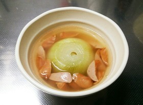 楽チン!丸ごと玉ねぎのコンソメスープ