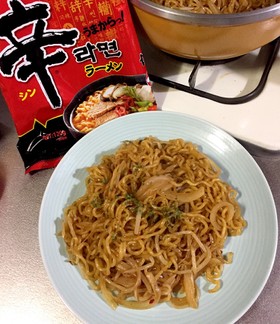 辛ラーメンアレンジ:甘辛ソース焼きそば
