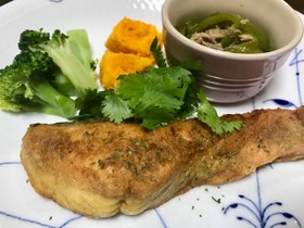 秋鮭をもっと美味しく☆鮭のカレー粉焼き♪