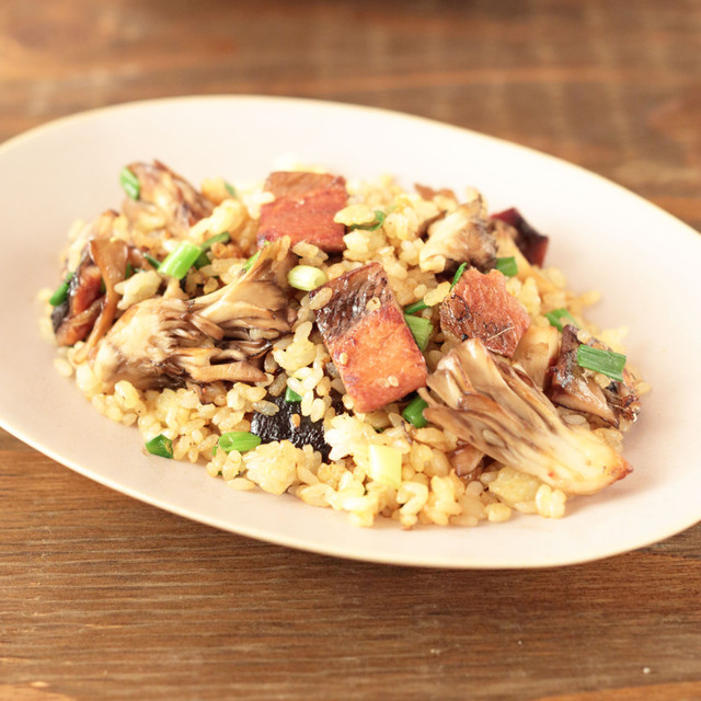 さんまのみりん干しと舞茸の和風チャーハン By 本田よう一 クックパッドダイニング