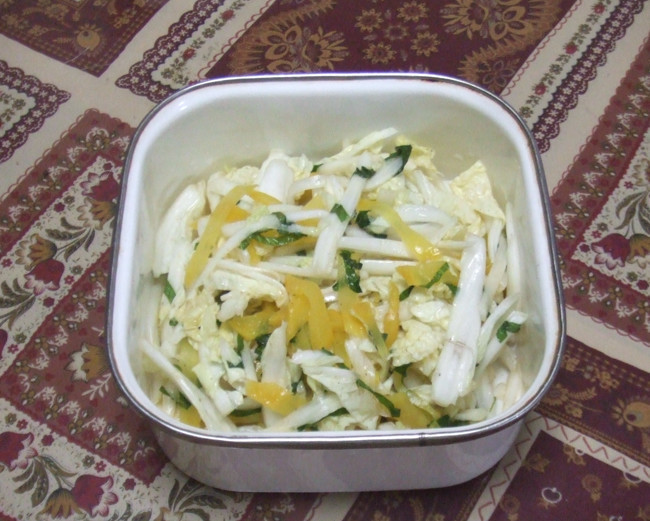 白菜とたくあんの和風サラダの画像