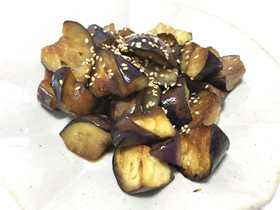 お弁当に♪なすの簡単甘辛ポン酢炒め