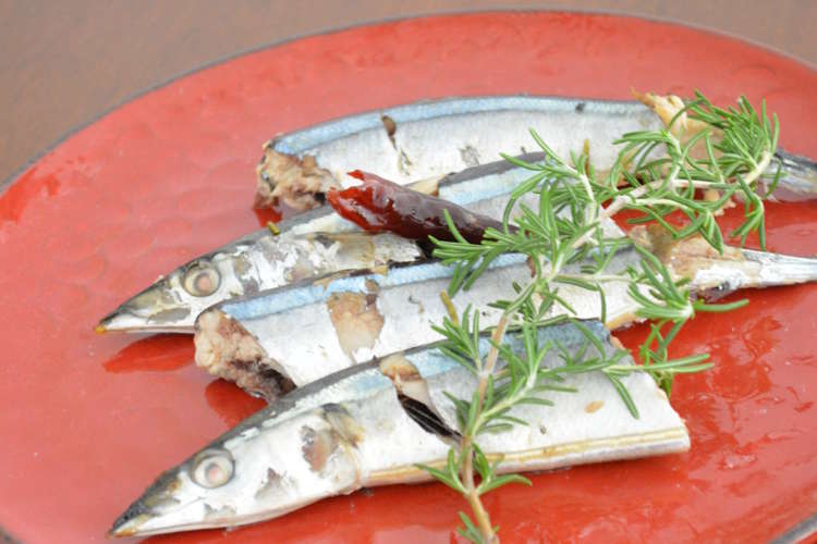 骨までやわらか秋刀魚のコンフィ レシピ 作り方 By モンテ物産 クックパッド 簡単おいしいみんなのレシピが373万品