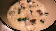 しめじとワカメの卵スープの写真