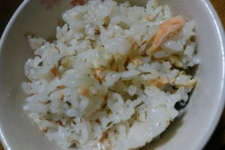 お吸い物の素で簡単 鮭の炊き込みご飯 レシピ 作り方 By さるちゃんmama クックパッド 簡単おいしいみんなのレシピが361万品