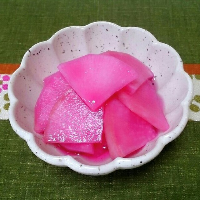 色鮮やか 紫大根 京むらさき の甘酢漬け レシピ 作り方 By じゅびにゃん クックパッド