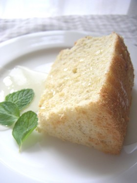 ノンオイル♪丸ごとリンゴのシフォンケーキ