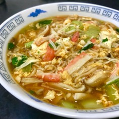 具だくさん！とろみしょうゆラーメン