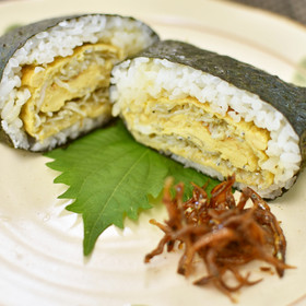 ちりめん入だしまき玉子のおにぎらず