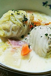 ミニ白菜ロールの豆乳スープ