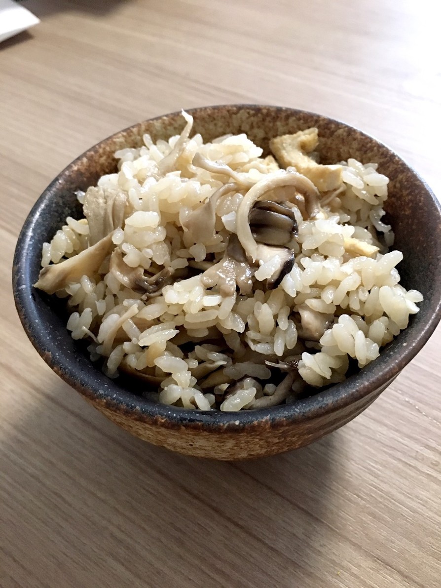 舞茸と椎茸の炊き込みご飯の画像