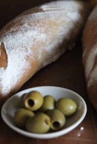 自家製酵母のオリーブ×塩糀パン