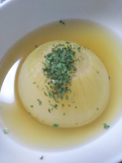 簡単まるごと玉ねぎスープ（ホットクック）の写真