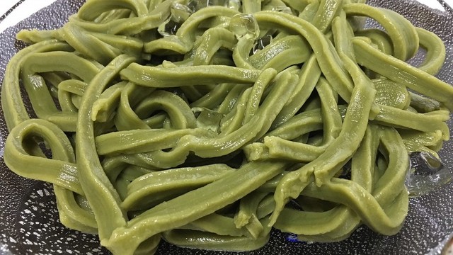 お茶がぎゅっと詰まったあらびき茶うどん レシピ 作り方 By 志布志市 クックパッド 簡単おいしいみんなのレシピが359万品