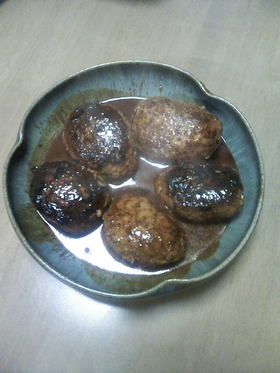 ケチャップで煮込みハンバーグww